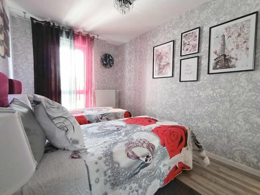 Appartement 4 Pieces - La Rose Des Yvelines - Classe 3 Etoiles Trappes Εξωτερικό φωτογραφία