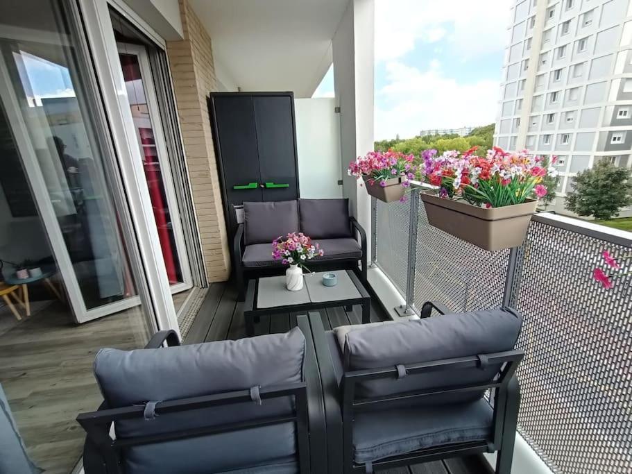 Appartement 4 Pieces - La Rose Des Yvelines - Classe 3 Etoiles Trappes Εξωτερικό φωτογραφία
