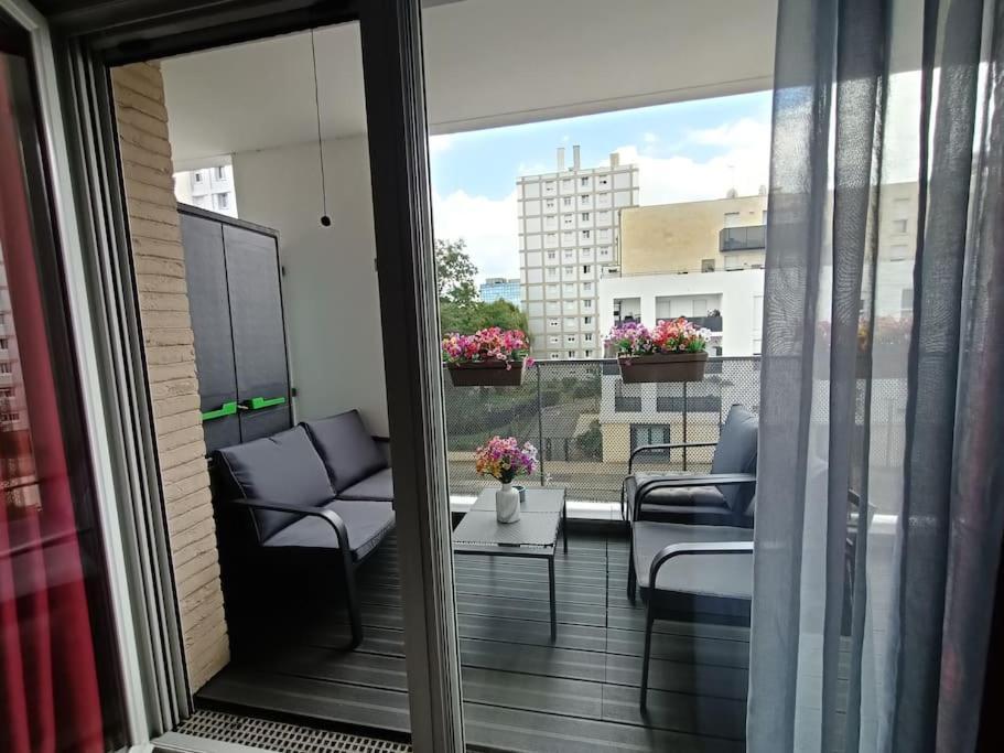 Appartement 4 Pieces - La Rose Des Yvelines - Classe 3 Etoiles Trappes Εξωτερικό φωτογραφία