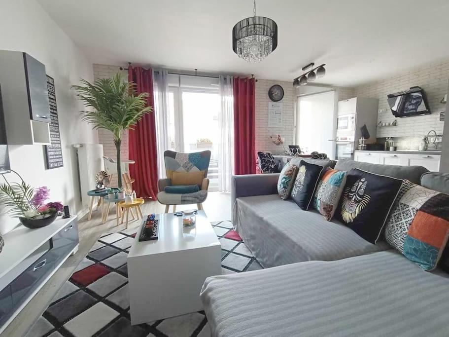 Appartement 4 Pieces - La Rose Des Yvelines - Classe 3 Etoiles Trappes Εξωτερικό φωτογραφία