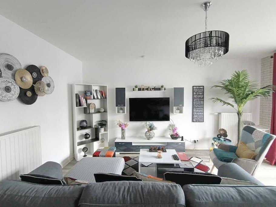 Appartement 4 Pieces - La Rose Des Yvelines - Classe 3 Etoiles Trappes Εξωτερικό φωτογραφία