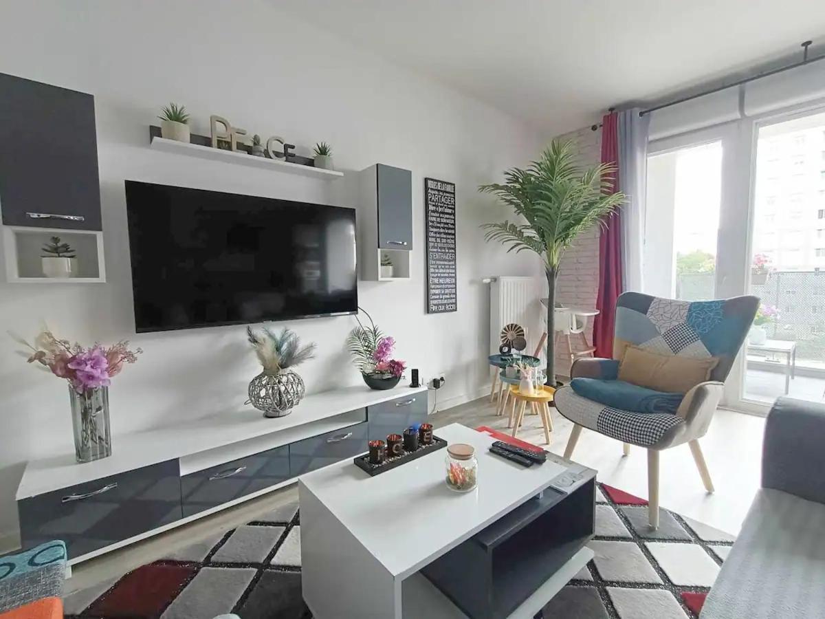 Appartement 4 Pieces - La Rose Des Yvelines - Classe 3 Etoiles Trappes Εξωτερικό φωτογραφία